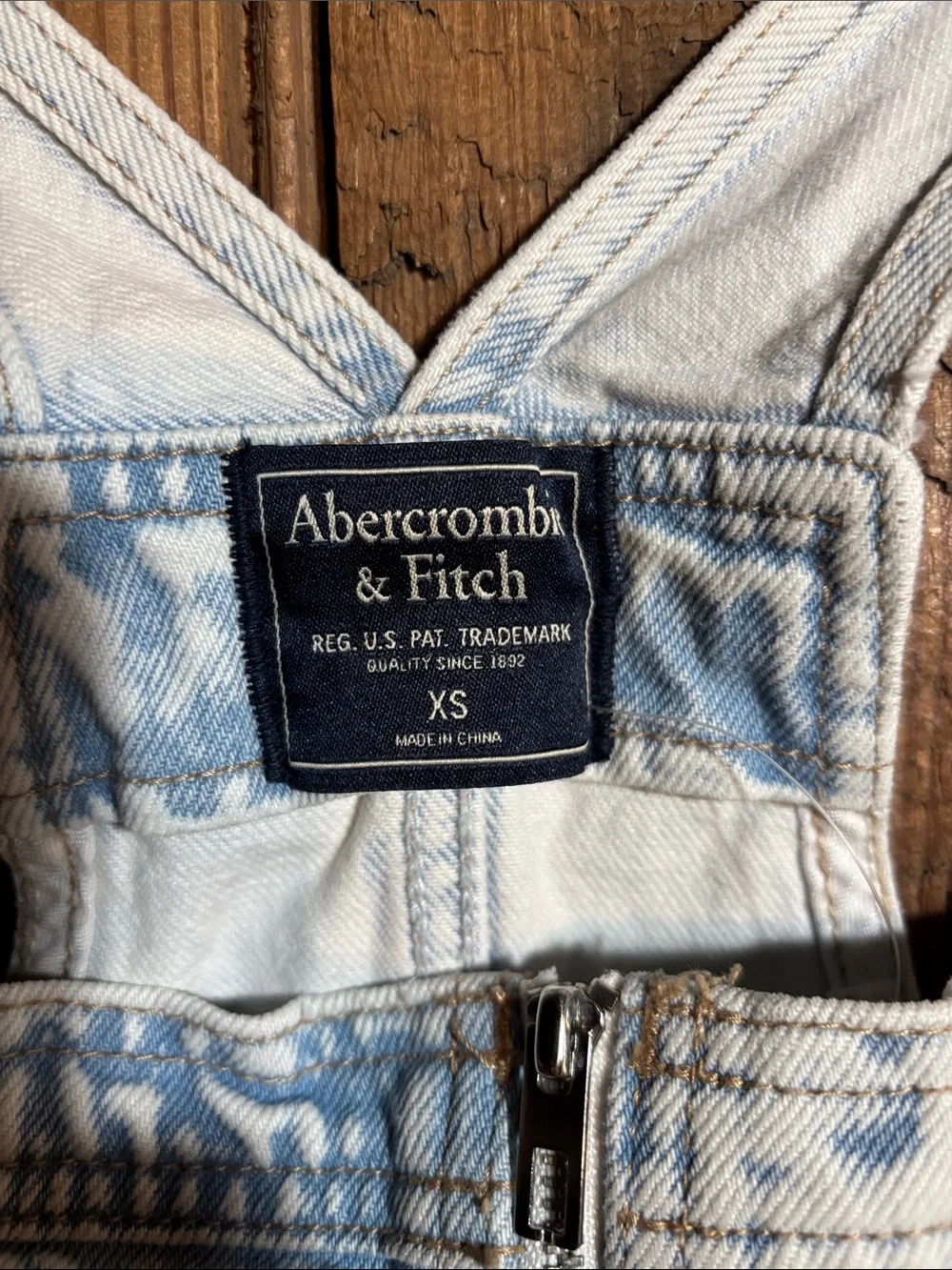 Abercrombie & Fitch front zip